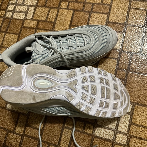 Nike Air Max 97 size 9.5 W - Picture 3 of 4